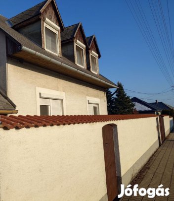 Bodajk, Petőfi Sándor utca, 211 m2-es, 3 generációs, családi ház
