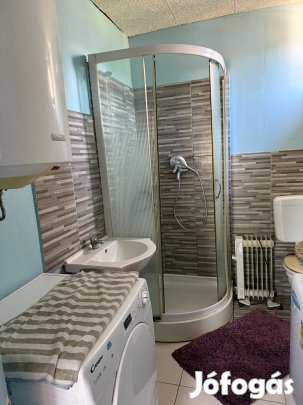 Bodaszőlőn jó helyen eladó tégla családi ház