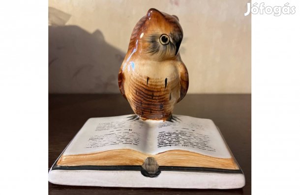 Bodrogkeresztúri porcelán figura, nipp