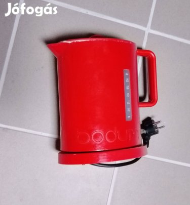 Bodum vízforraló piros