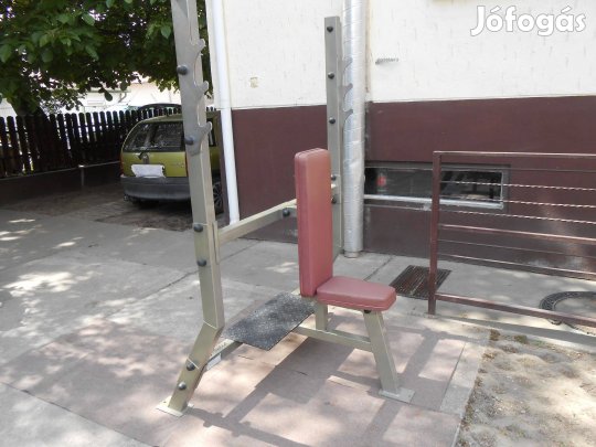 Body Solid segítő állásos edzőtermi vállnyomó pad!