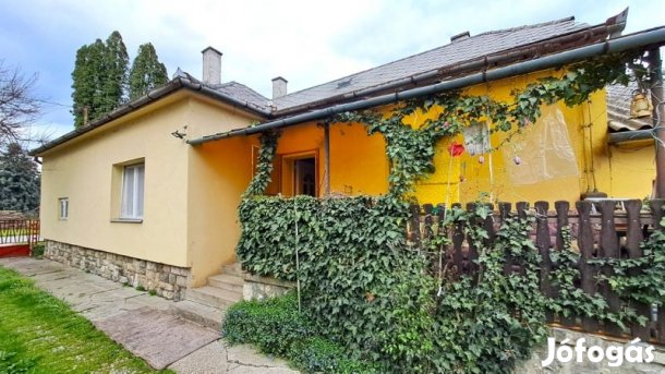 Bogádmindszent központi részén családi ház eladó