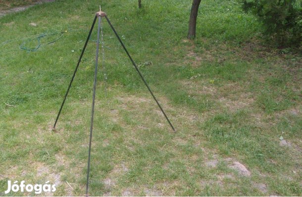 Bogrács állvány bográccsal