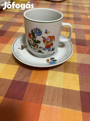 Bögre kistányérral