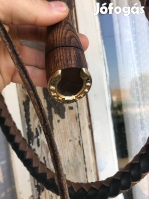 Bohos ostor karikás