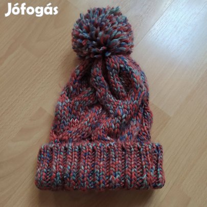 Bojtos többszínű női kötött sapka