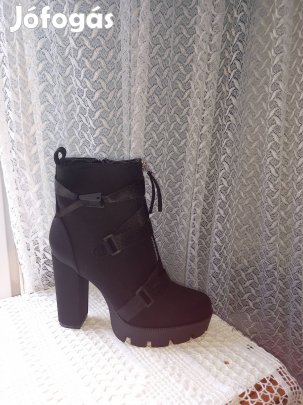 Bokacsizma új állapotban. 