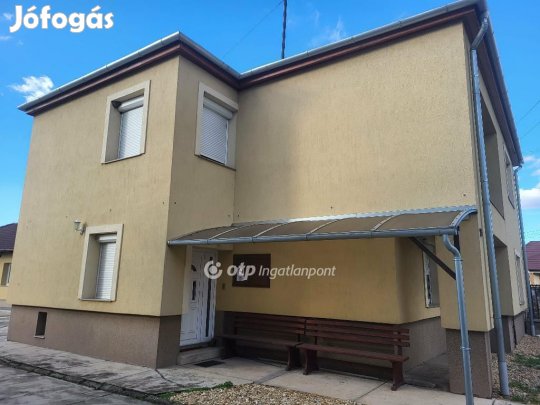Boldogi eladó 155 nm-es ház