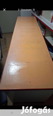 Bolti hosszú pult