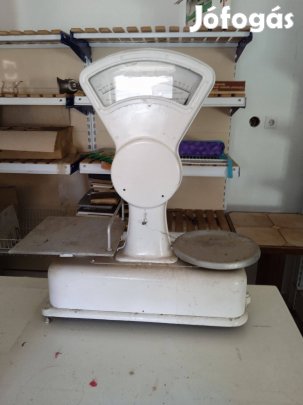 Bolti mérleg a múlt századból