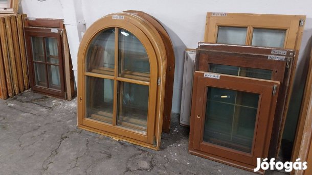 Boltíves fa ablak eladó!