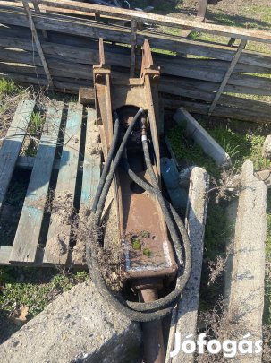 Bontókalapács csipegető