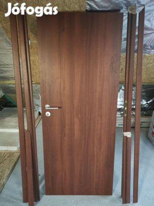 Bontott MDF beltéri ajtó tokkal, 90x210cm