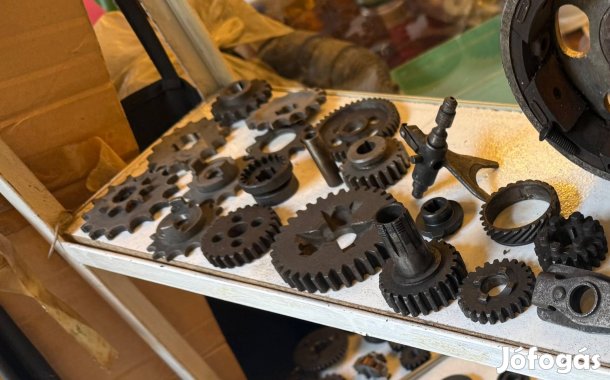 Bontott Smkerékpár alkatrészek - 06húsz943 6613