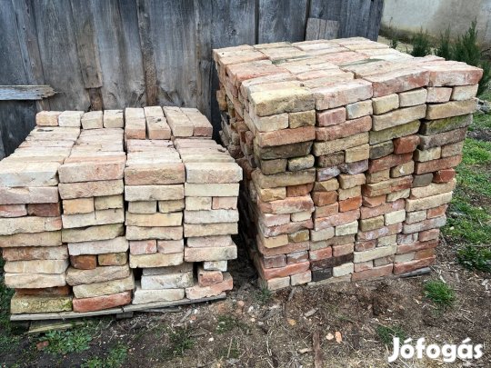 Bontott, pucolt kisméretű tégla eladó