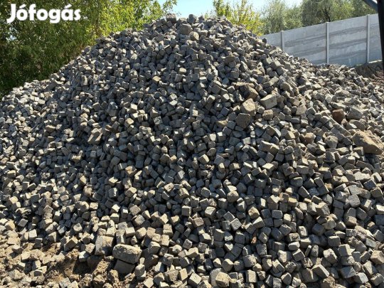 Bontott bazalt kiskockakő vegyesen
