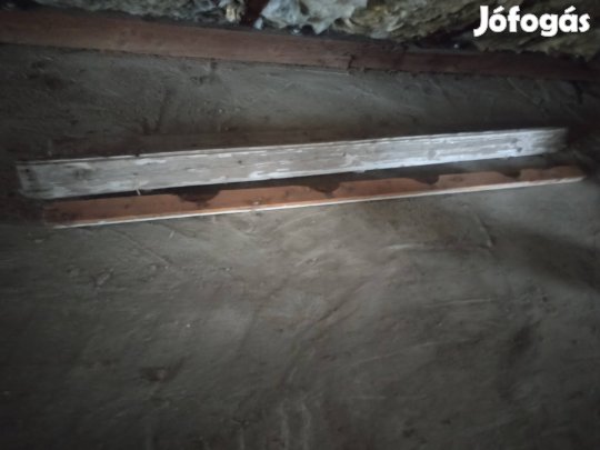 Bontott bejárati ajtó 