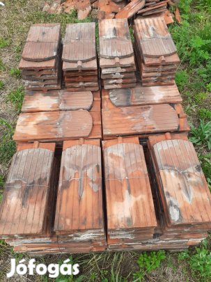 Bontott cserép, több házra való