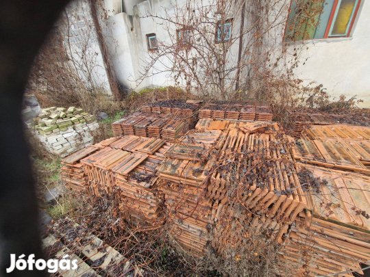 Bontott cserép szalag, bond cserép. hófogós , mázas