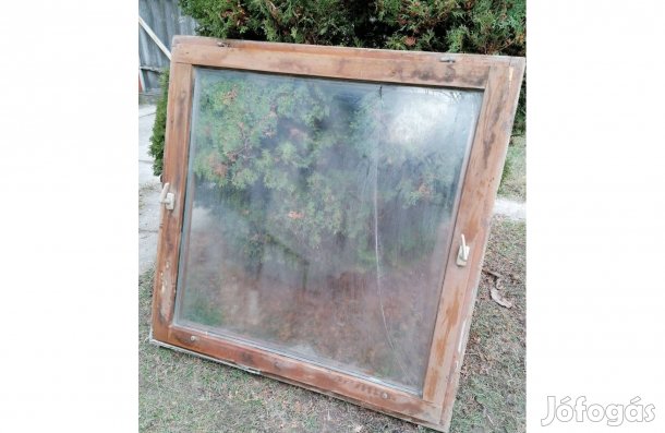 Bontott fa ablak, bukó, 120*120-as, üvege repedt