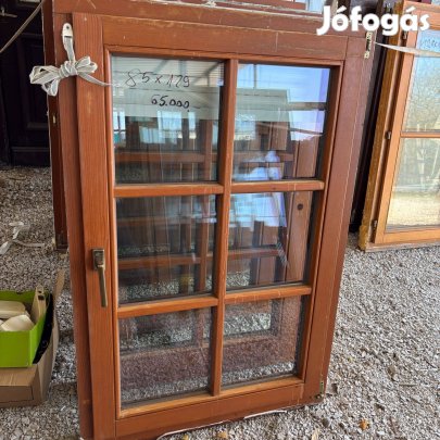 Bontott fa egyszárnyas ablak redőnnyel 85x129