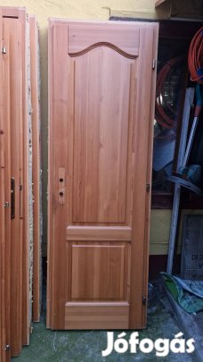 Bontott fenyő beltéri ajtók 