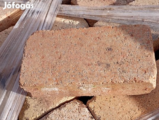 Bontott kisméretű samott tégla, samot tégla!