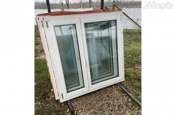 Bontott műanyag ablak 135x136