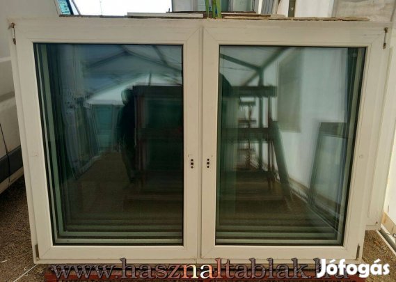 Bontott műanyag ablak 2 szárnyas kivitel