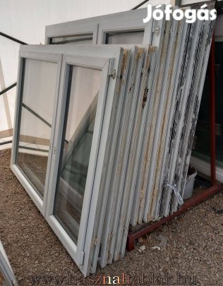 Bontott műanyag ablak 2 szárnyas kivitel