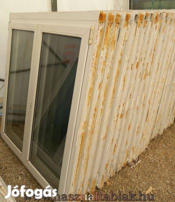 Bontott műanyag ablak 2 szárnyas kivitel