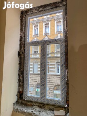 Bontott műanyag ablakok budapesti polgári lakásból