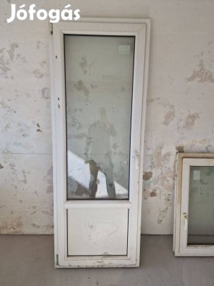 Bontott műanyag bukó-nyíló erkélyajtó