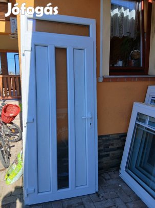 Bontott műanyag nyílászárók. 