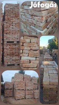 Bontott nagyméretű címeres tégla 