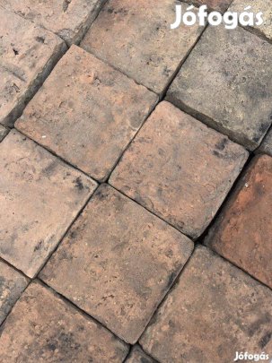 Bontott padlástégla