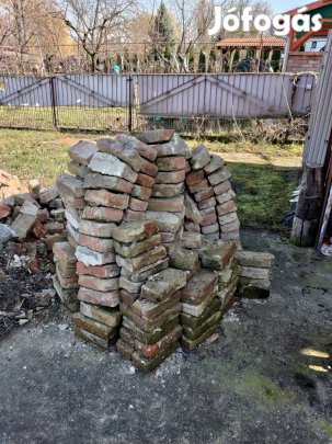Bontott tegla ingyen elviheto