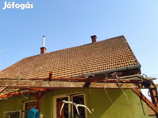 Bontott tetőcserép