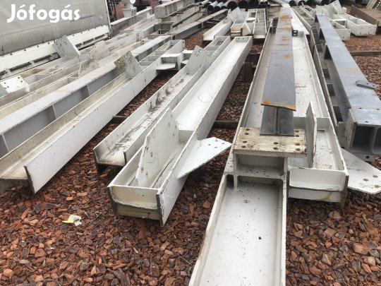 Bontott vas csarnok, IPE, HEA, HEB, H szelvény, I szelvény