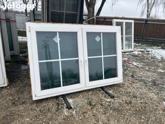 Bontott zsalugáteres műanyag ablak 186x122