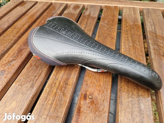 Bontrager Race Lite nyereg