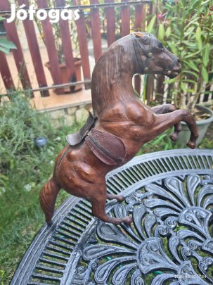 Bőr állatgyűjtemény, papírmasseé alap