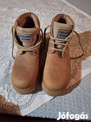 Bőr bakancs 43 as méretben eladó