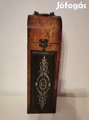 Bőr betétes fa boros dísz doboz