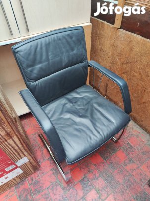 Bőr borítású fém szék eladó 