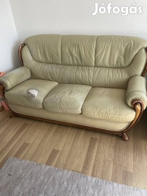 Bőr fotel, sérült