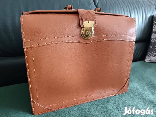 Bőr-új nagynéretű aktatáska