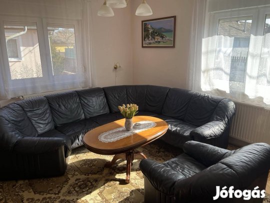 Bőr ülőgarnitúra