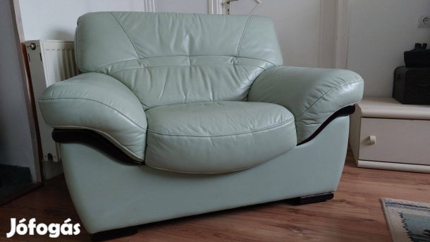 Bőr ülőgarnitúra, kanapé és 2db fotel eladó