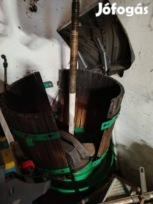 Borászatbol megmaradt hagyatéki kellekek